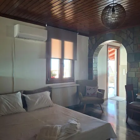 Evaggelia House *